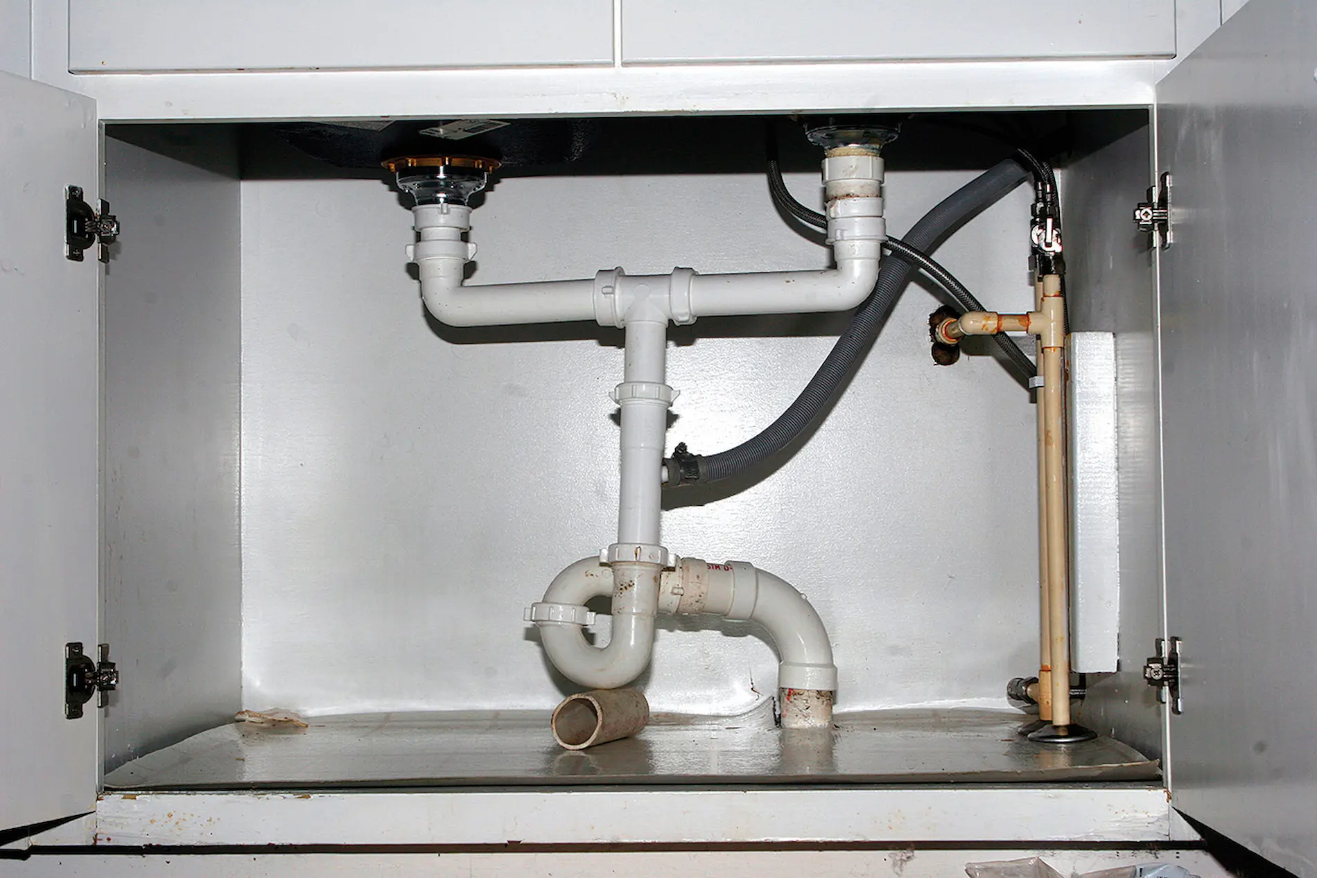 kitchen plumbing services Des Moines