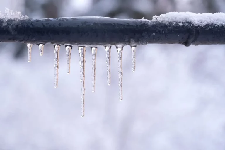 4 Tips to Prevent Your Pipes from Freezing this Winter